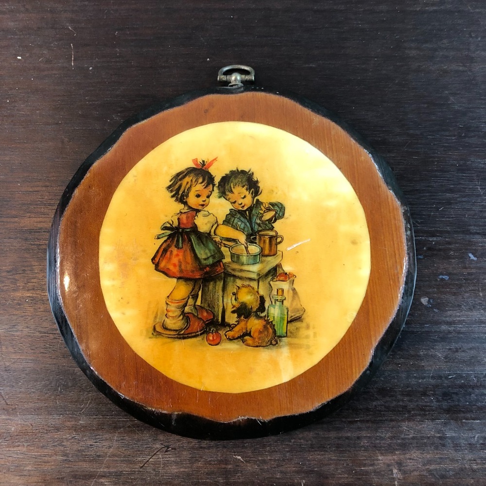 Vtg 70s MCM Lacquered Resin Wood Decoupage Wall‎ Art Boy Girl Hummel? Germany
